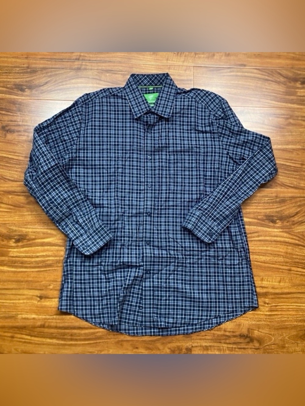 Forsyth of Canada Men's Blue Plaid Non Iron Classic Collared Button Shirt Size L